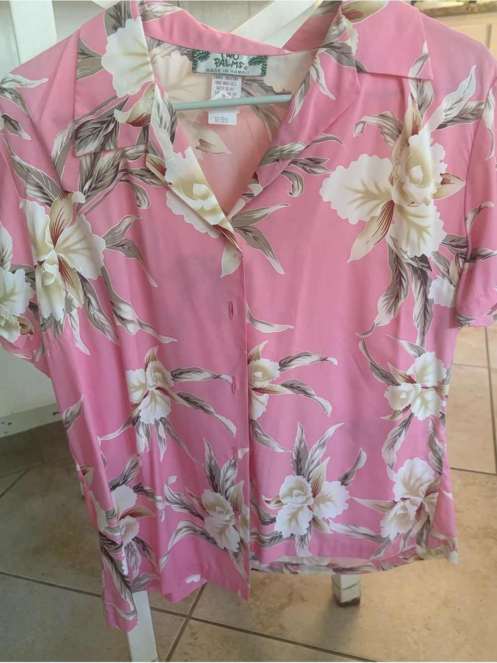 Hawaiian Women's Pink Floral Short-Sleeve Blouse
